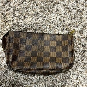 Louis Vuitton Damier Ebene Pochette